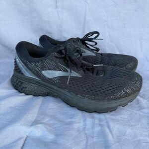 Mens 7.5 EXTRA WIDE Brooks Ghost 11 Running Shoe All Black